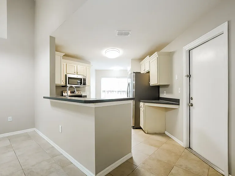 3362 Kelsey Ln — Photo 6