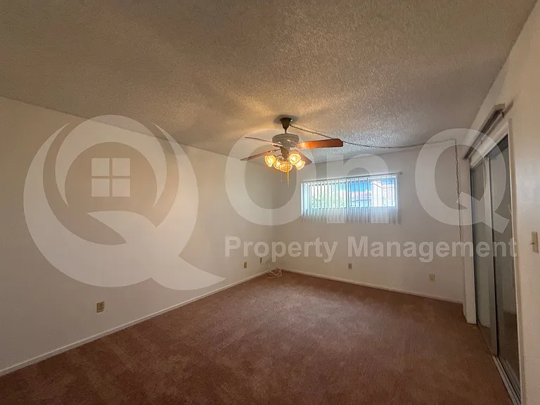 3930 N Stone Ave — Photo 9