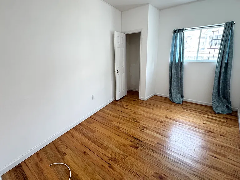 210 Corson Ave #2 — Photo 4