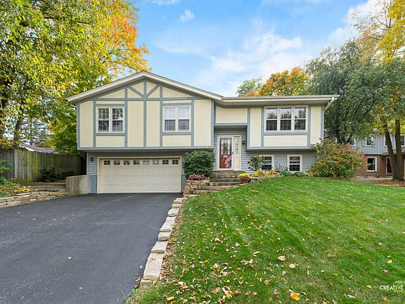 2nd image of 827 Greenwood Ct
