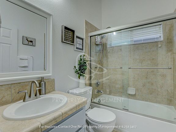 4th image of 2713 Miramar Ln