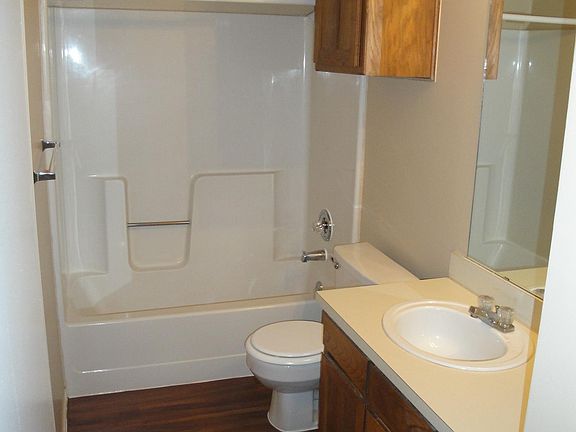 4th image of 738 Bluebonnet Dr
