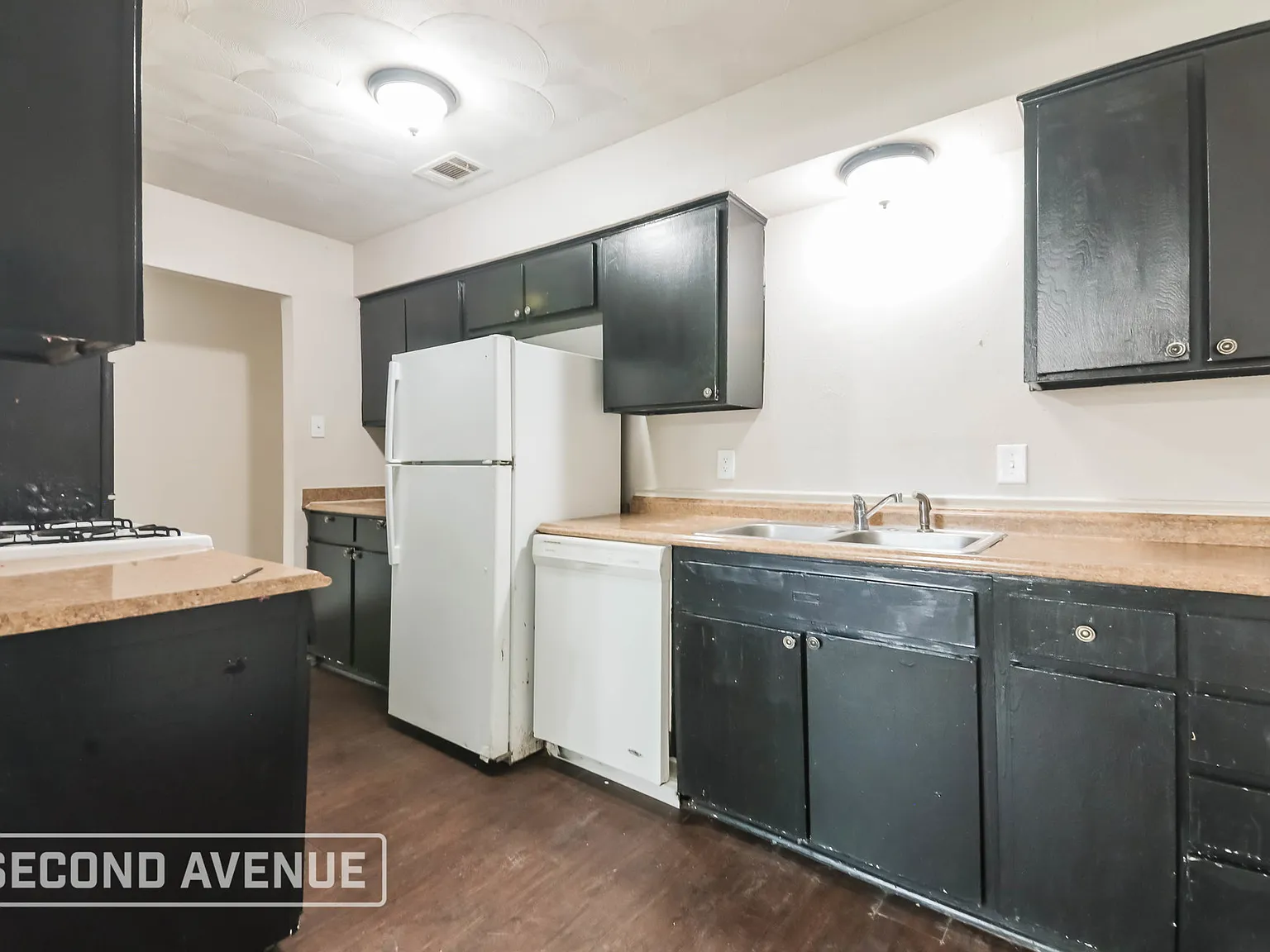 4 bed, 2.0 bath, 1330 sqft, $2,399 — Photo 3
