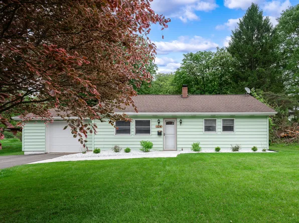 174 Mulberry Ln, Slippery Rock, PA 16057