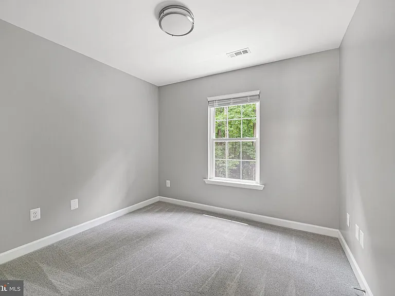 1525 Walters Ln — Photo 27