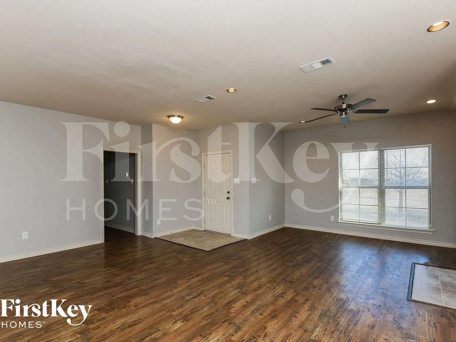 4 bed, 2.0 bath, 1889 sqft, $2,315 — Photo 4