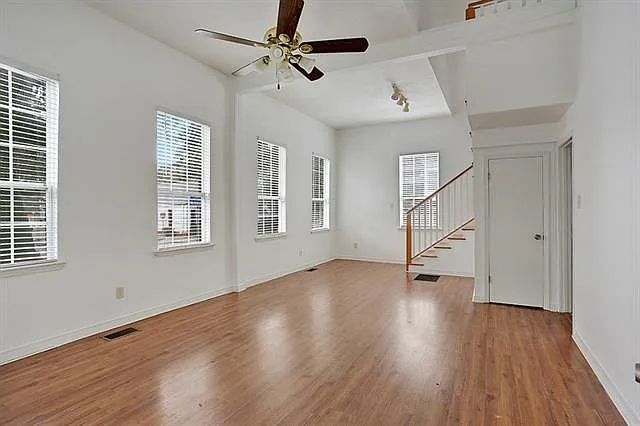 841 Washington Ave — Photo 4