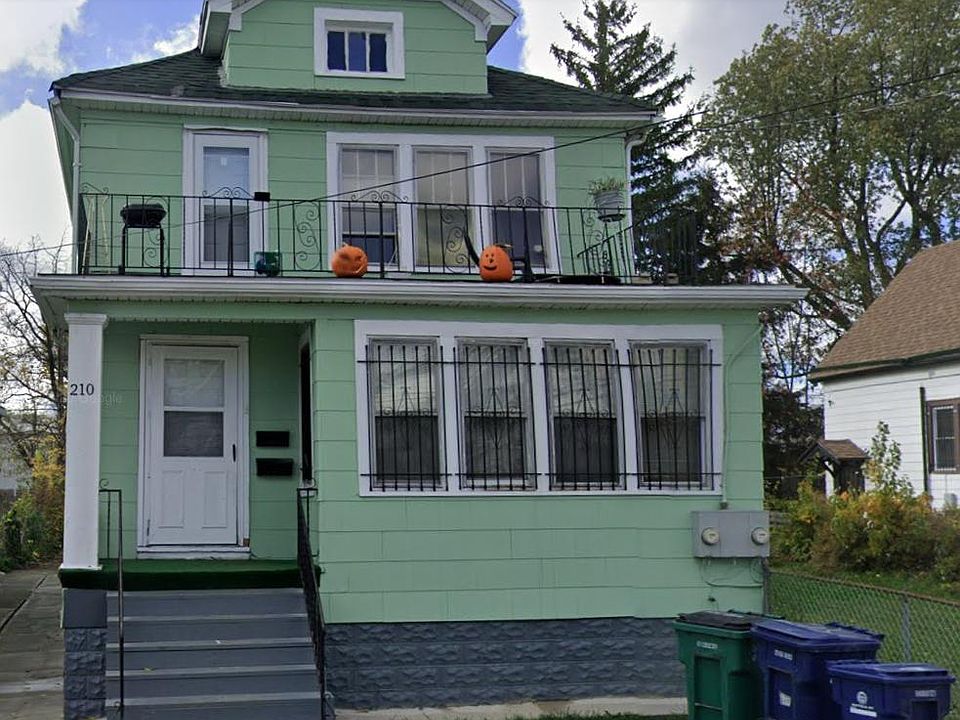 1st image of 210 Carl St Floor 1