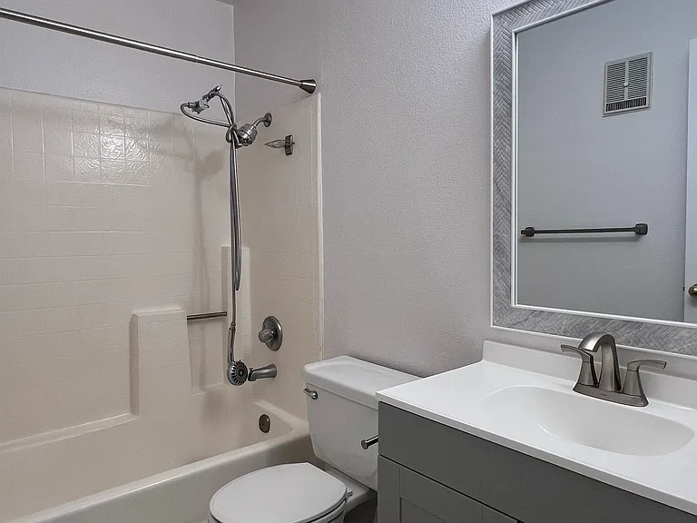 645 Chestnut Ave #208 — Photo 7