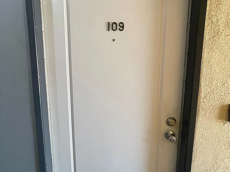 718 N Monterey St — Photo 20