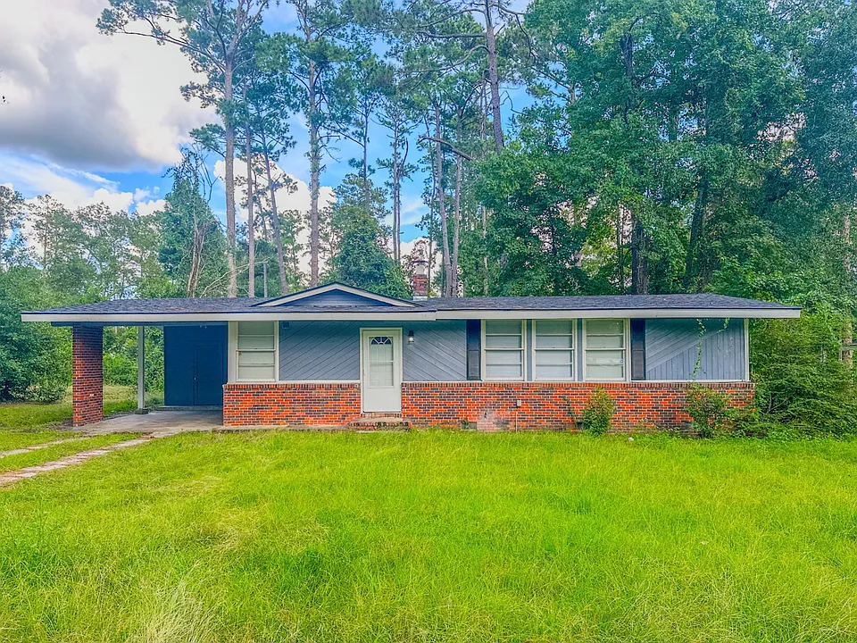 1013 Hillside Dr