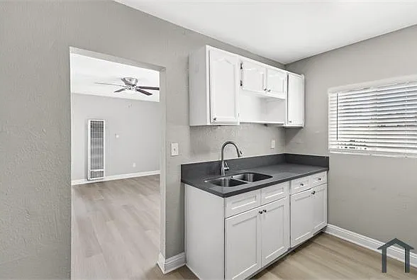 310 W Magnolia St #4 — Photo 6