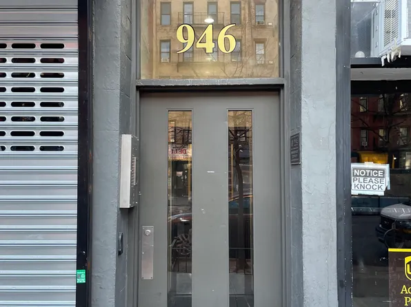 946 Columbus Avenue image 4 of 6