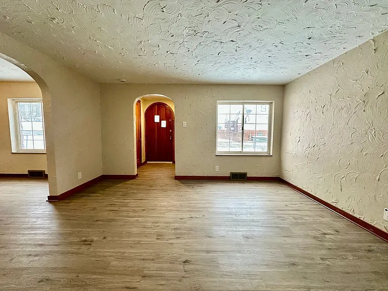 533 Freeport Rd — Photo 1