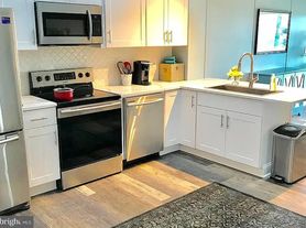 5230 Breezy Point Rd, Chesapeake Beach, MD