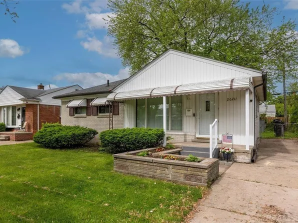 26211 Linwood St, Roseville, MI 48066
