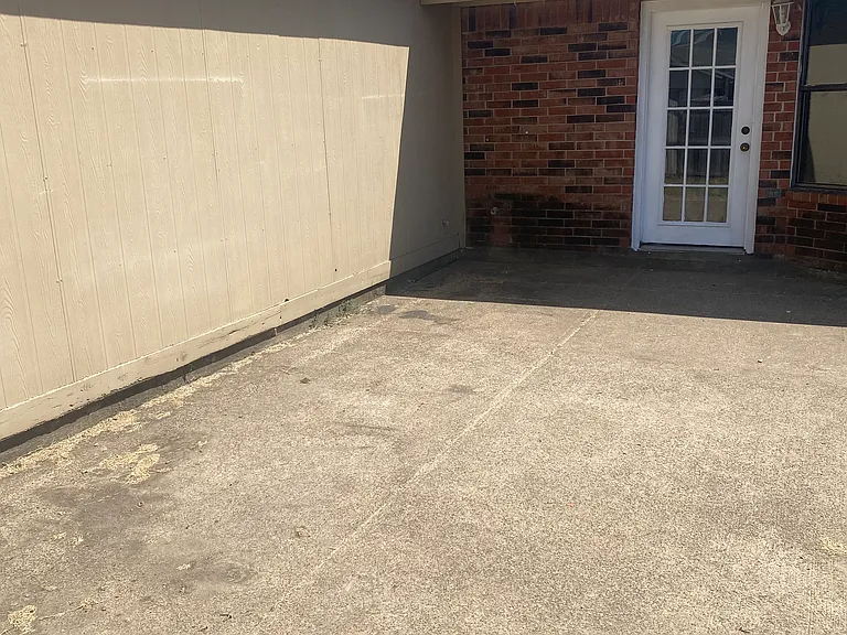 2717 Royalty Dr — Photo 5