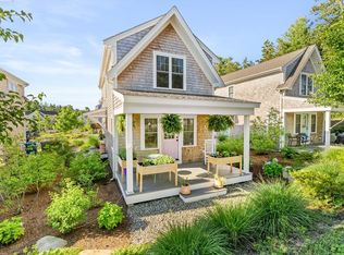 7 Lunar Dr, Plymouth, MA 02360