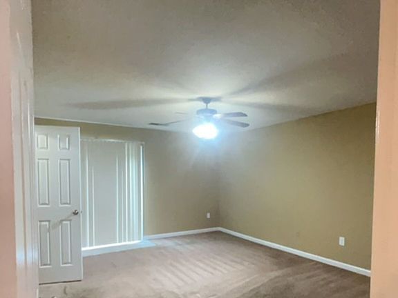 5th image of 4191 Hickory Grove Dr