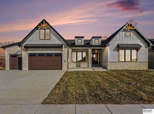 3642 Wilderness Hills Blvd, Lincoln, NE 68516