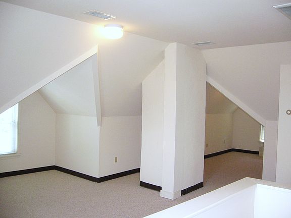 2nd image of 1121 Wertland St APT 5