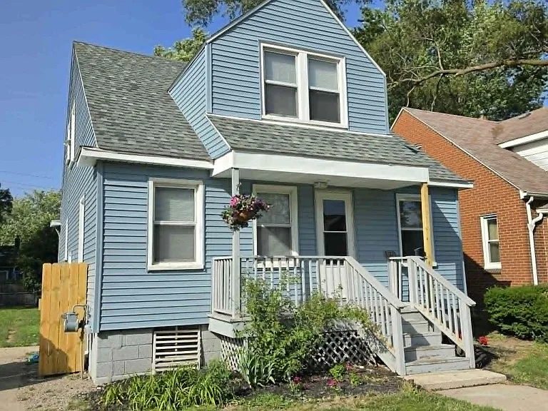 1576 College Ave — Photo 2