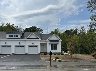 15 Kelts Farm Rd, Niskayuna, NY 12309