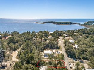 510 7th St SE, Carrabelle, FL 32322