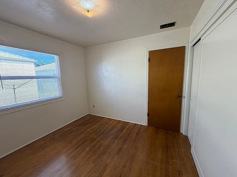 2231 Pine St — Photo 4