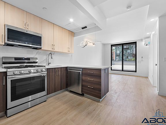 3rd image of 21 Meserole St #207