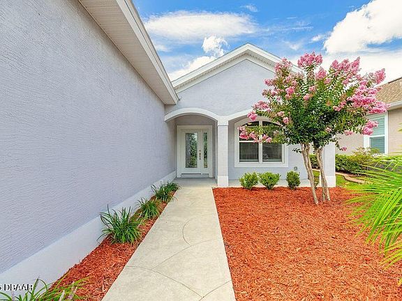 4th image of 242 Catriona Dr