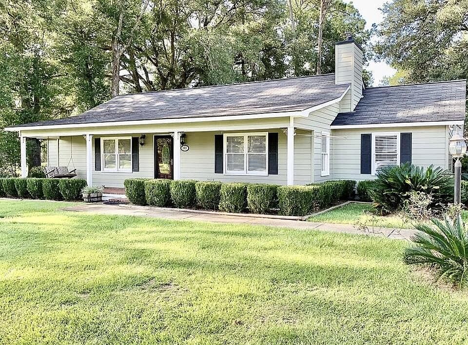 1st image of 1003 Douglas Dr