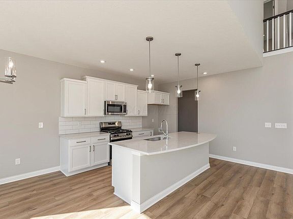 3rd image of 12280 Pleasant View Dr
