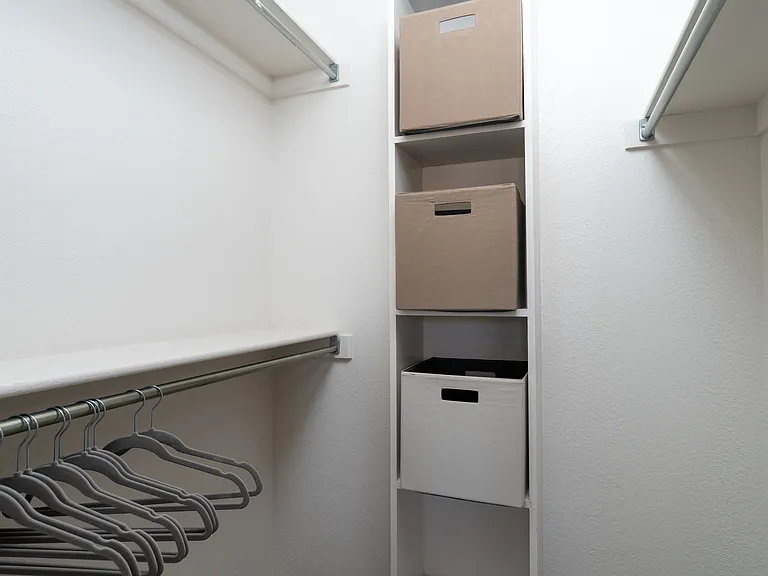 Shadow Ridge Apts. — Photo 18