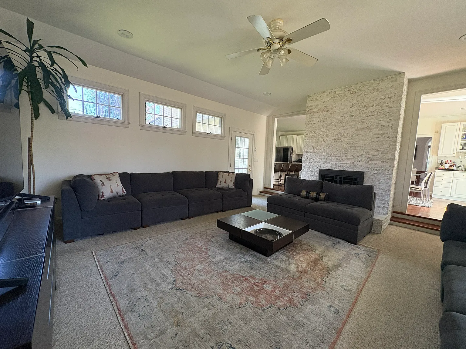 4 bed, 3.5 bath, 3400 sqft, $15,000 — Photo 4