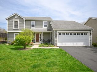 1N215 Tamarack Dr, Winfield, IL 60190