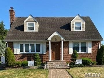 1st image of 1034 Maple Ln
