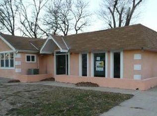 2906 E Lincoln St, Wichita, KS 67211