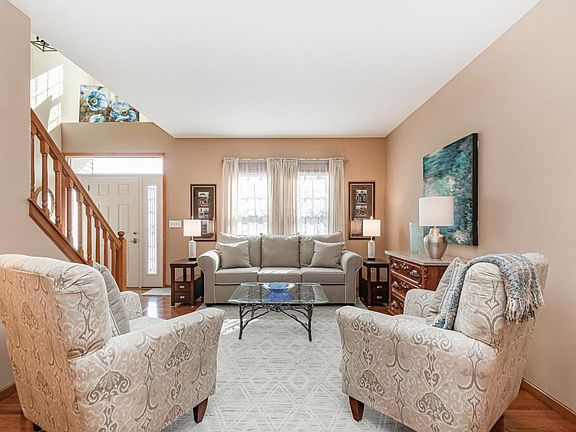 4th image of 3766 Pleasantbrook Dr