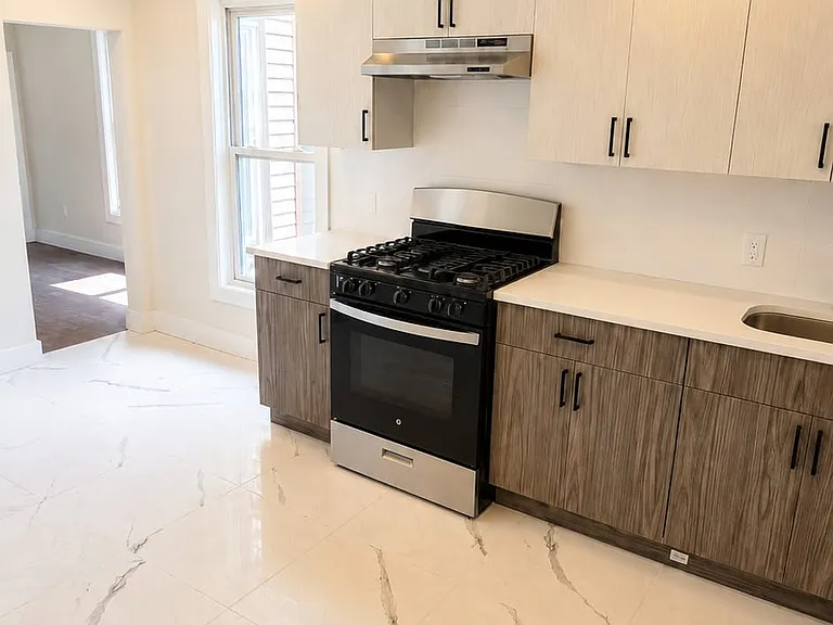 352 Bergen St #2 — Photo 1
