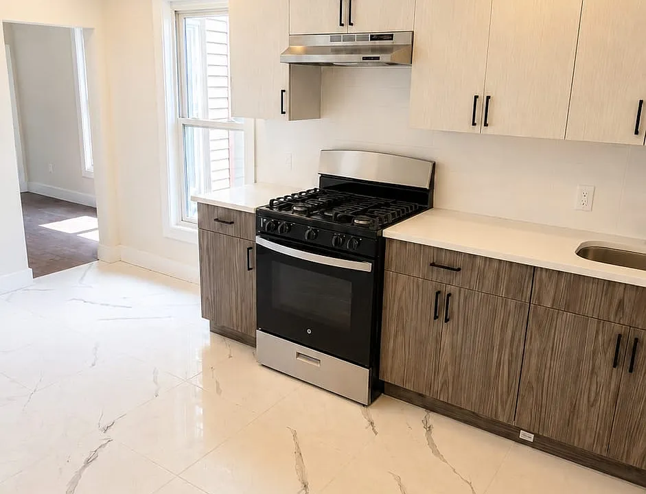 352 Bergen St #2