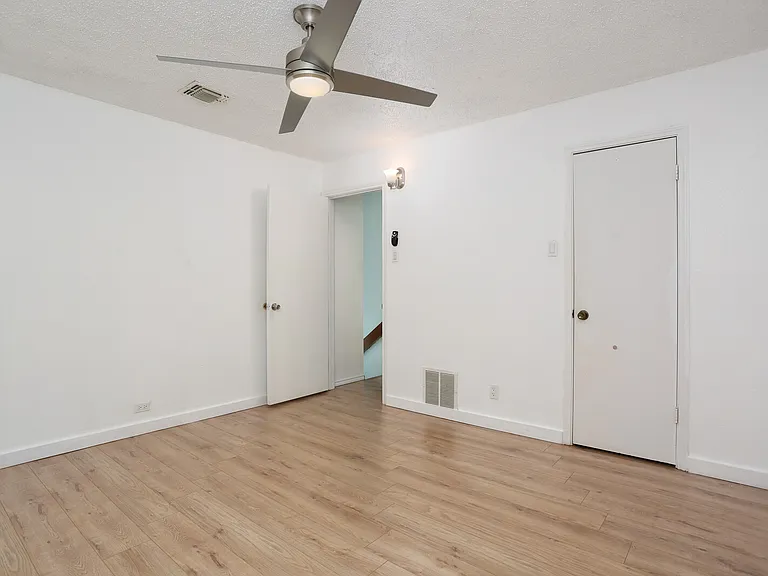 7068 Beech Trail Dr — Photo 14
