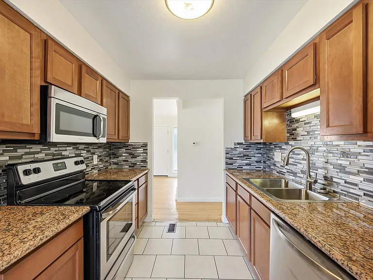 2209 Ironton St — Photo 5