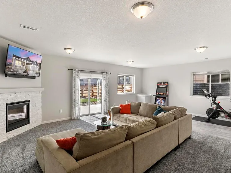 15922 Lake Mist Dr — Photo 22