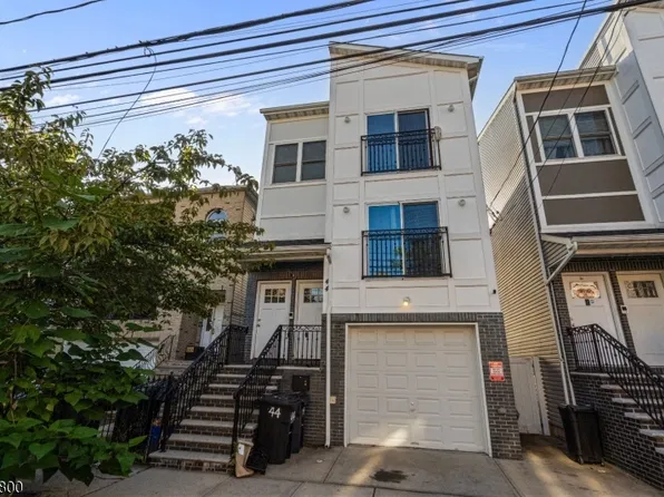 44 Wainwright St, Newark, NJ 07112