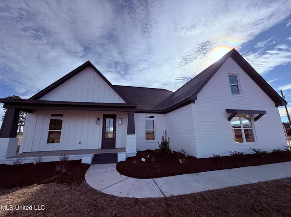 2435 Hilton Ln, Smithdale, MS 39664