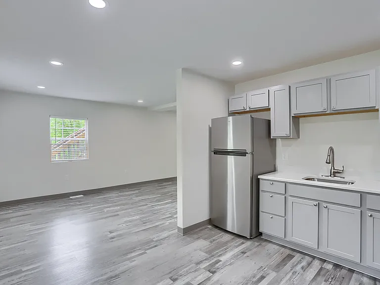 201 Kathleen Dr #2 — Photo 10