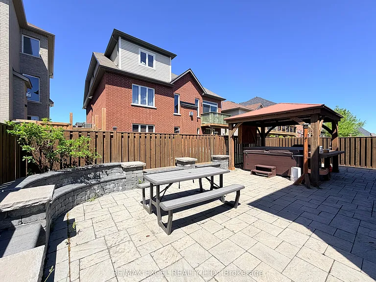 130 Laurendale Ave — Photo 22