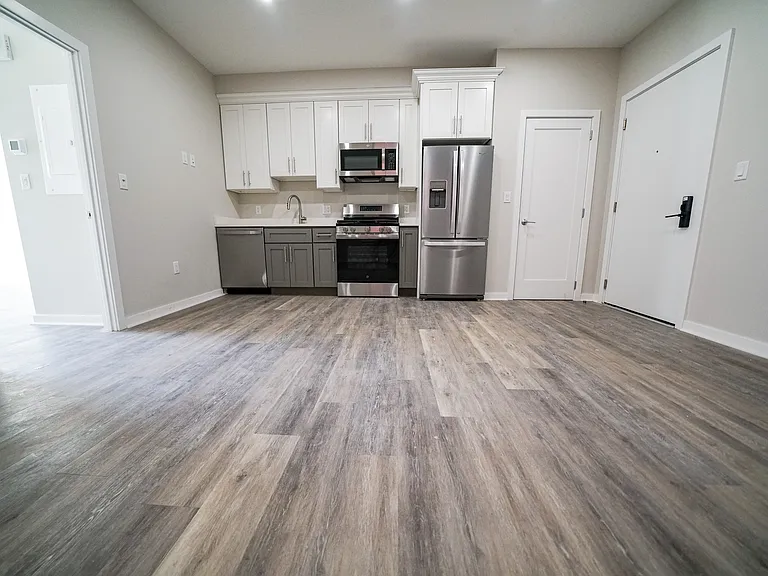 10 Blackwood St #102 — Photo 2