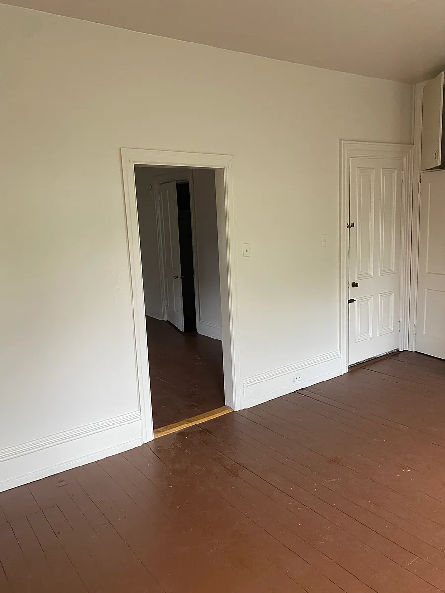 Building Photo - 128 N Pine St #6